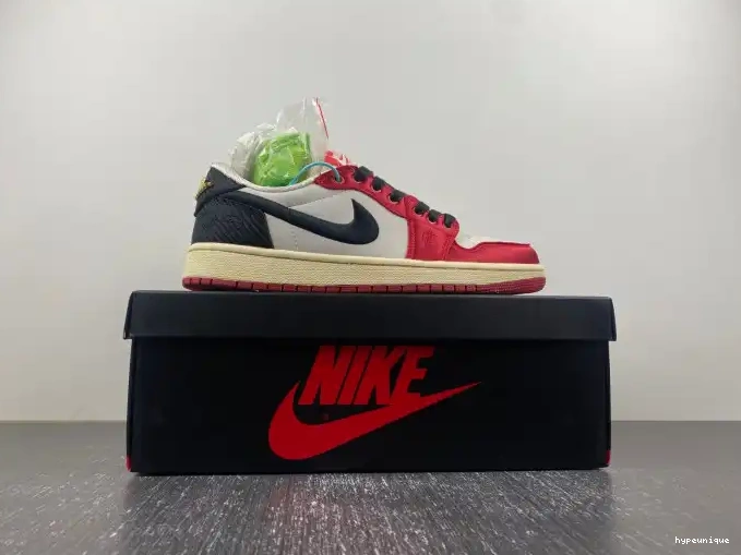 HYPE Room Low x 1 FN0432-017 Trophy Air Jordan OG Home 0622